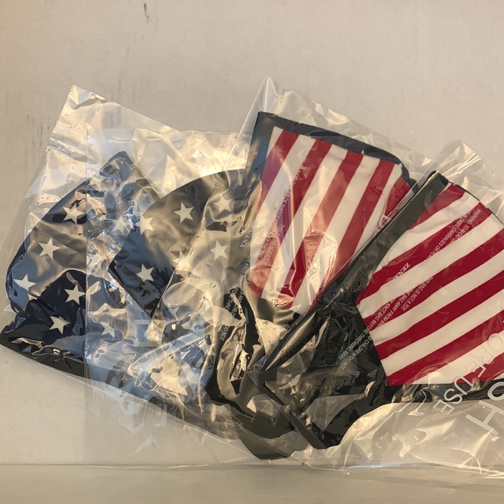 NIB 4- American Flag Facemasks